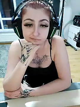 Snapshot of Gamergirl-Linela chatting on 03/05/25, 06:34 Gamergirl-Linela online show from 03/05/25, 06:34