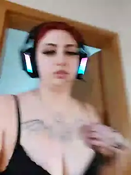 Snapshot of Gamergirl-Linela chatting on 03/08/25, 05:49 Gamergirl-Linela online show from 03/08/25, 05:49