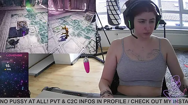 Snapshot of Gamergirl-Linela chatting on 03/13/25, 04:12 Gamergirl-Linela online show from 03/13/25, 04:12