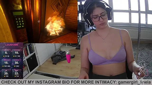 Gamergirl-Linela online show from 10/21/25, 09:54