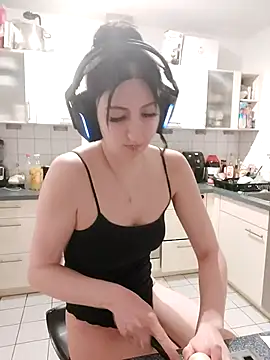 Gamergirl-Linela online show from 04/22/26, 06:53