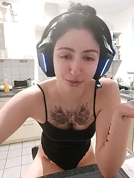 Gamergirl-Linela online show from 04/27/26, 06:28