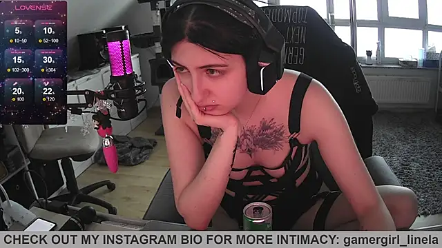Snapshot of Gamergirl-Linela chatting on 04/29/26, 05:30 Gamergirl-Linela online show from 04/29/26, 05:30