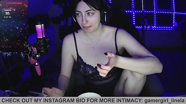 Snapshot of Gamergirl-Linela chatting on 05/21/26, 10:17 Gamergirl-Linela online show from 05/21/26, 10:17