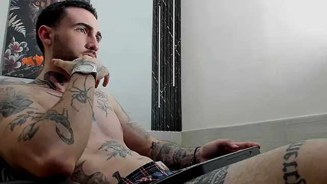 Luke davis01 online show from 02/20/25, 04:57