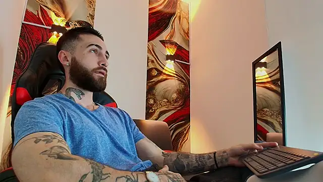 Luke davis01 online show from 10/24/25, 01:40