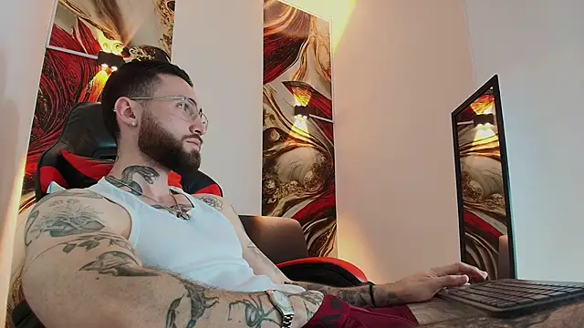 Luke davis01 online show from 11/06/25, 01:23