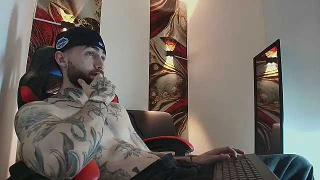 Luke davis01 online show from 12/17/25, 01:17