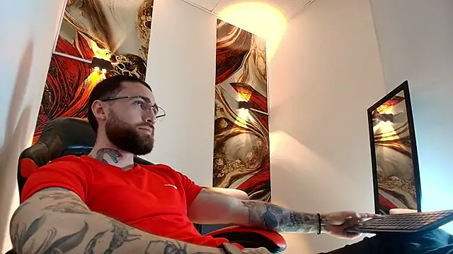 Luke davis01 online show from 04/01/26, 01:41