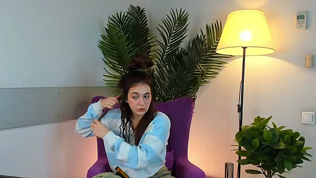 Snapshot of PortiaBellew chatting on 02/07/25, 10:50 PortiaBellew online show from 02/07/25, 10:50