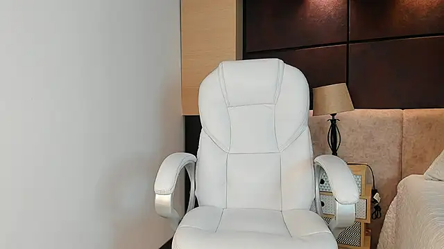 Snapshot of AngellsCollings chatting on 02/19/25, 08:31 AngellsCollings online show from 02/19/25, 08:31