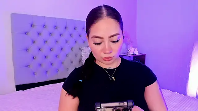 Snapshot of Morgan_Wright chatting on 12/22/25, 07:33 Morgan Wright online show from 12/22/25, 07:33