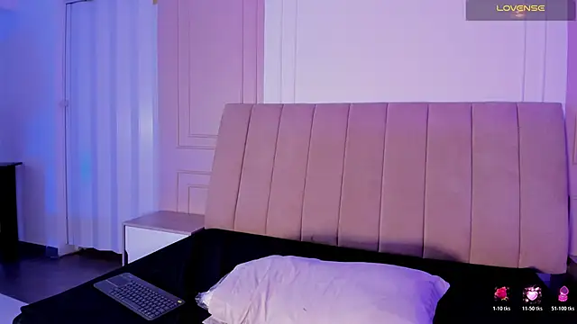 Morgan Wright online show from 03/11/26, 07:53