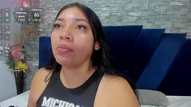 Sophia Brunett online show from 11/14/25, 12:15