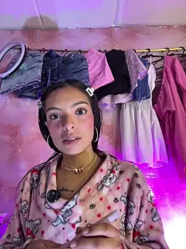 Skye Moore online show from 05/03/26, 01:55