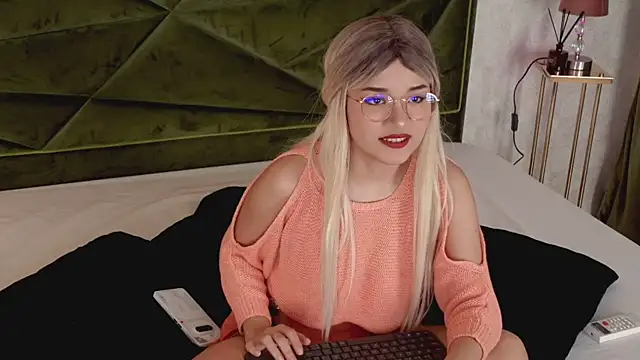 Snapshot of NataliaNovak chatting on 03/17/25, 01:08 NataliaNovak online show from 03/17/25, 01:08