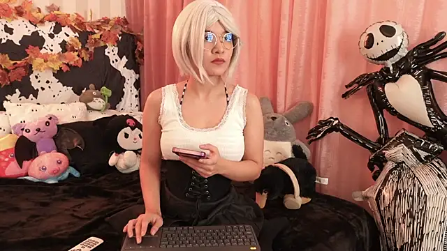 Snapshot of NataliaNovak chatting on 10/10/25, 12:26 NataliaNovak online show from 10/10/25, 12:26