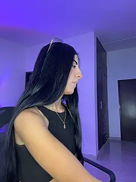 Snapshot of Mirandaa_Rogers chatting on 07/19/26, 02:43 Mirandaa Rogers online show from 07/19/26, 02:43
