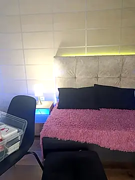 Snapshot of _michonne_ chatting on 11/29/25, 08:56 michonne online show from 11/29/25, 08:56