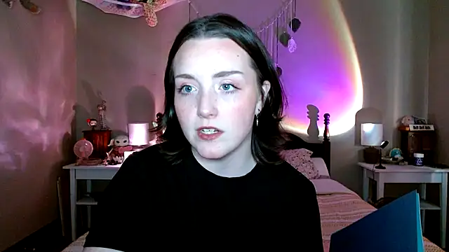 Snapshot of lilmisspuppet chatting on 08/09/26, 10:47 lilmisspuppet online show from 08/09/26, 10:47