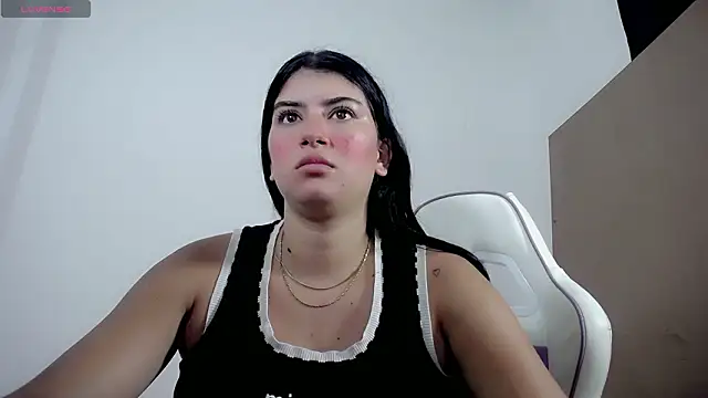 Snapshot of hello_kityy25 chatting on 03/29/26, 06:52 hello kityy25 online show from 03/29/26, 06:52