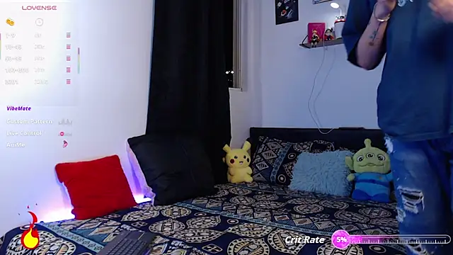 Snapshot of kyle_clint07 chatting on 11/12/25, 01:06 kyle clint07 online show from 11/12/25, 01:06