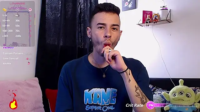 Snapshot of kyle_clint07 chatting on 12/03/25, 05:44 kyle clint07 online show from 12/03/25, 05:44