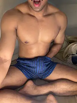 jimi-3011 online show from 04/17/26, 12:57