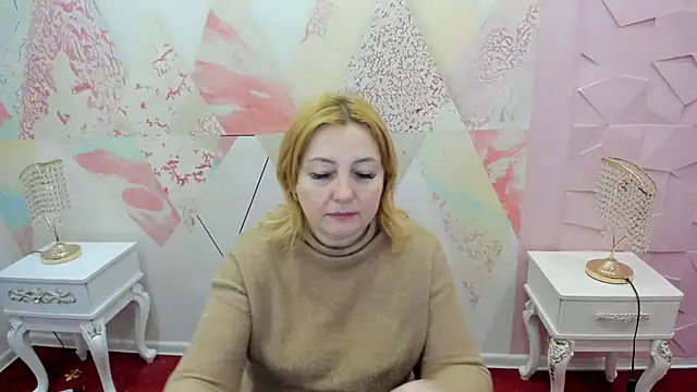 Snapshot of Luna_Shard chatting on 02/06/25, 09:22 Luna Shard online show from 02/06/25, 09:22