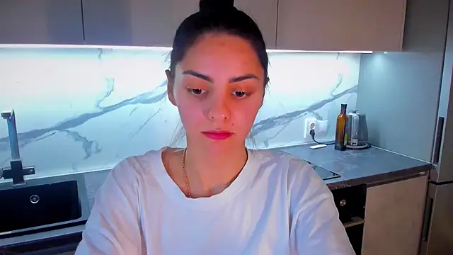 Snapshot of EmiliaZen chatting on 05/11/26, 11:02 EmiliaZen online show from 05/11/26, 11:02