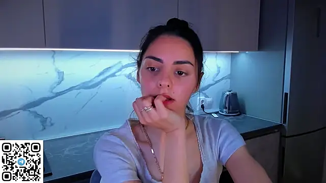 EmiliaZen online show from 06/24/26, 08:41