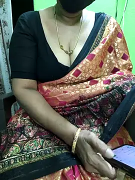 Snapshot of niiveditha chatting on 10/13/25, 03:06 niiveditha online show from 10/13/25, 03:06