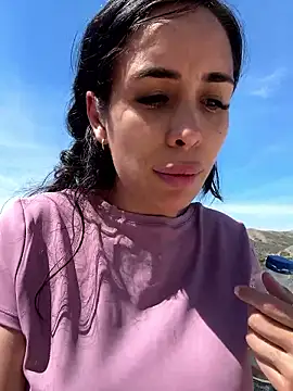 ambergirl14 online show from 04/17/26, 12:41