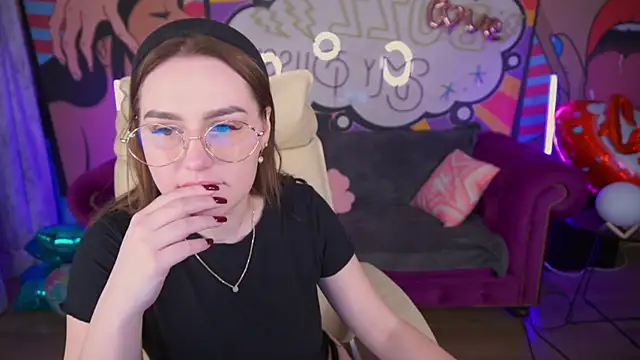 DivineJass online show from 02/21/25, 05:56