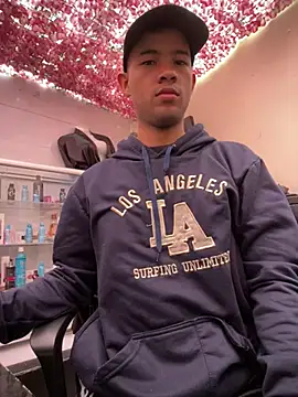 Snapshot of Twink_X chatting on 02/09/25, 04:29 Twink X online show from 02/09/25, 04:29