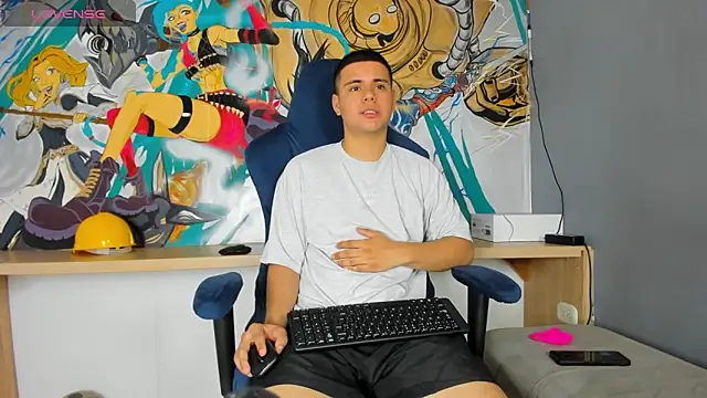 Snapshot of Sebastian_Phoenix chatting on 03/01/25, 03:21 Sebastian Phoenix online show from 03/01/25, 03:21