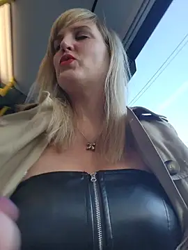 Sexybiene969 online show from 10/24/25, 02:57