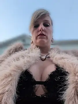 Sexybiene969 online show from 03/18/26, 05:05