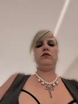 Sexybiene969 online show from 05/19/26, 04:13
