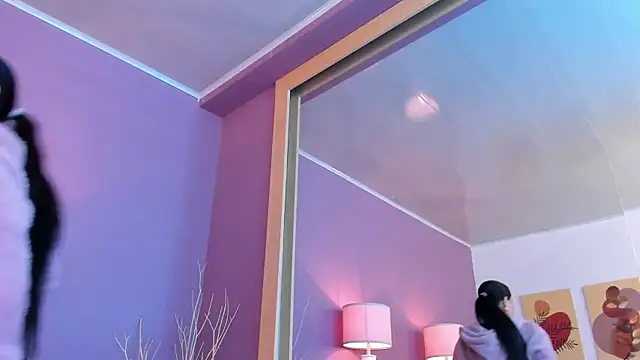 scarlet edwars online show from 02/11/25, 12:05