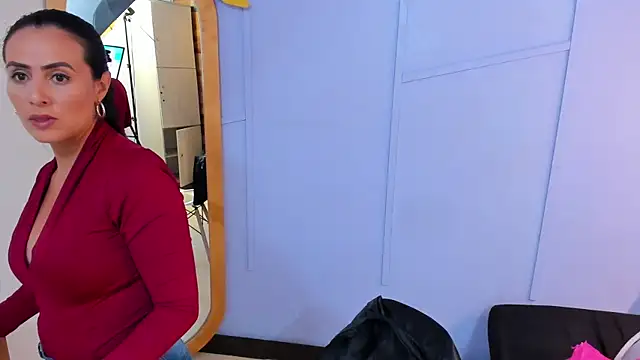 scarlet edwars online show from 03/15/25, 01:19