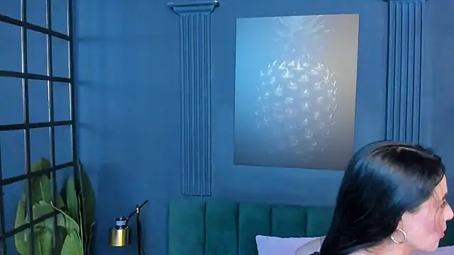 scarlet edwars online show from 10/17/25, 07:16