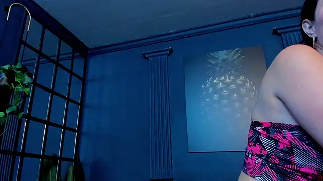 scarlet edwars online show from 10/19/25, 12:17