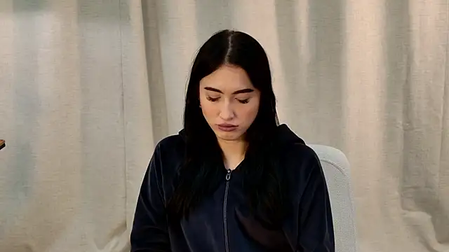 Snapshot of LynnaHandley chatting on 02/07/25, 09:47 LynnaHandley online show from 02/07/25, 09:47