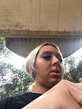 hotamanda01 online show from 12/03/25, 12:47