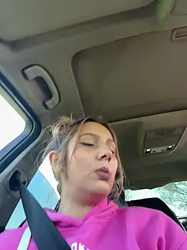 hotamanda01 online show from 04/23/26, 12:51