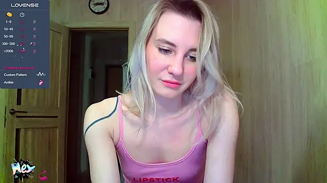 Snapshot of Caramel_piegirl chatting on 10/24/25, 08:27 Caramel piegirl online show from 10/24/25, 08:27