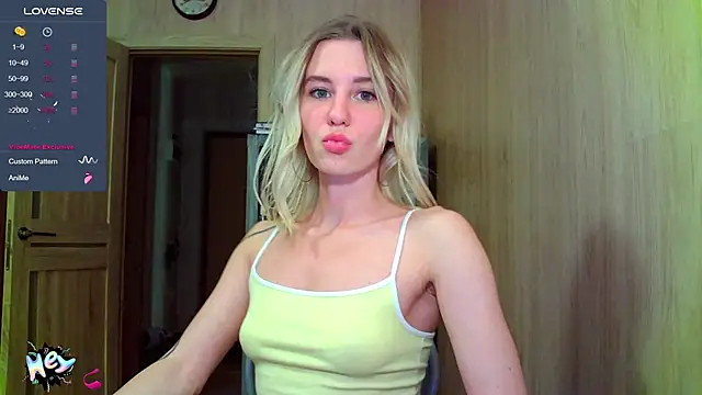 Snapshot of Caramel_piegirl chatting on 11/11/25, 08:42 Caramel piegirl online show from 11/11/25, 08:42