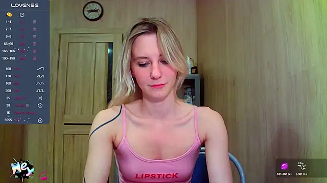 Snapshot of Caramel_piegirl chatting on 11/14/25, 10:18 Caramel piegirl online show from 11/14/25, 10:18