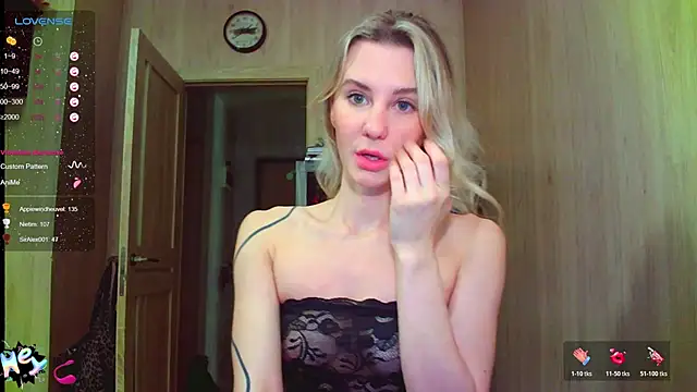 Snapshot of Caramel_piegirl chatting on 01/14/26, 08:03 Caramel piegirl online show from 01/14/26, 08:03